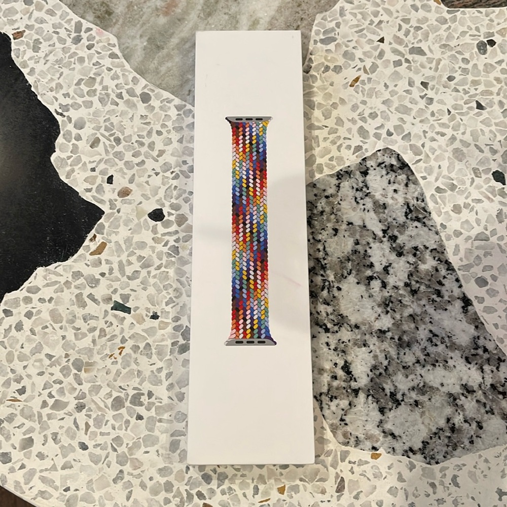 Apple Watch braided purse addition solo loop size 6, 40 mm.